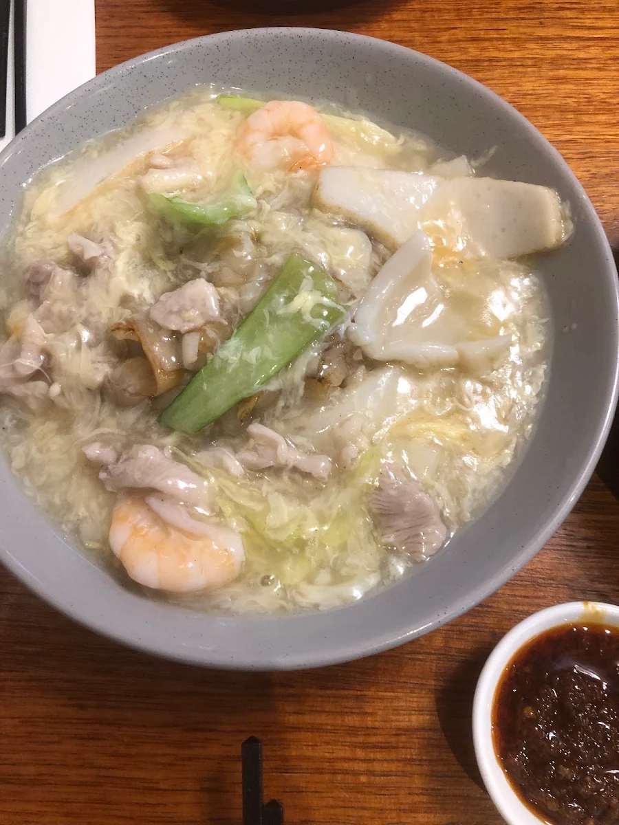 Stir Fried Noodles with Egg Gravy 滑蛋河